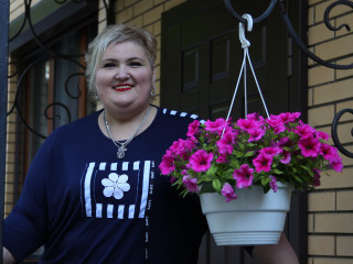SVETLANA - Ich bin ein geselliges Mädchen aus der Ukraine, ich mag singen, kommunizieren und spielen